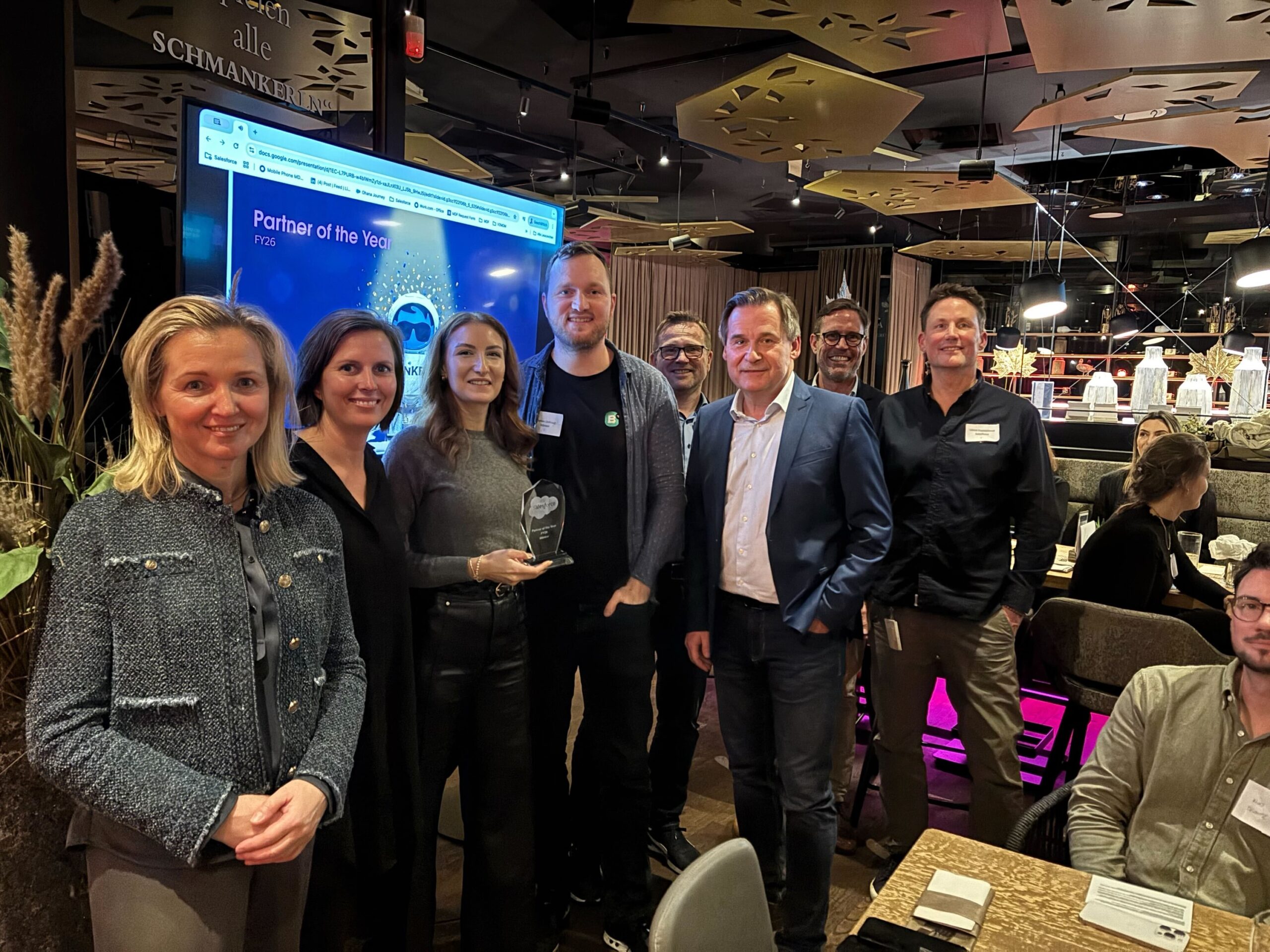 Salesforce-zeichnet-Blinker-als-Salesforce-Partner-of-the-year-aus.